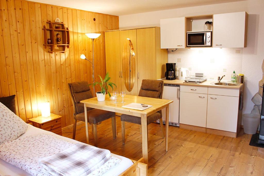 Ferienzimmer König room 6